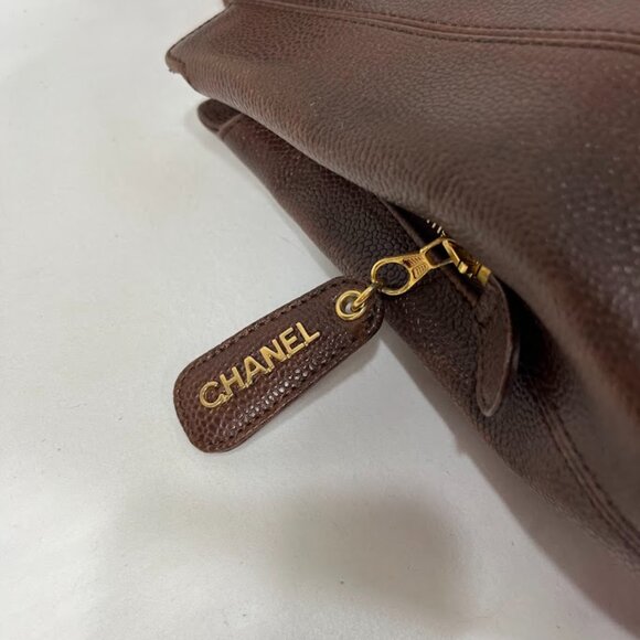 Chanel Caviar Leather Embroidered Shoulder Bag - Picture 4 of 9